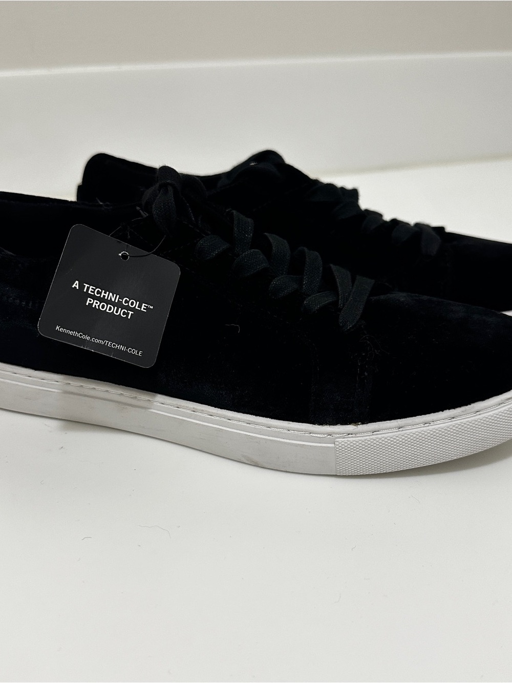 Kenneth Cole New York Black Velvet Sneakers Women’s 8.5 NWT